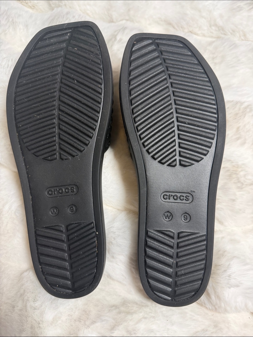 CROCS Black Ribbed Slide Sandals for Women - Picture 3 of 4